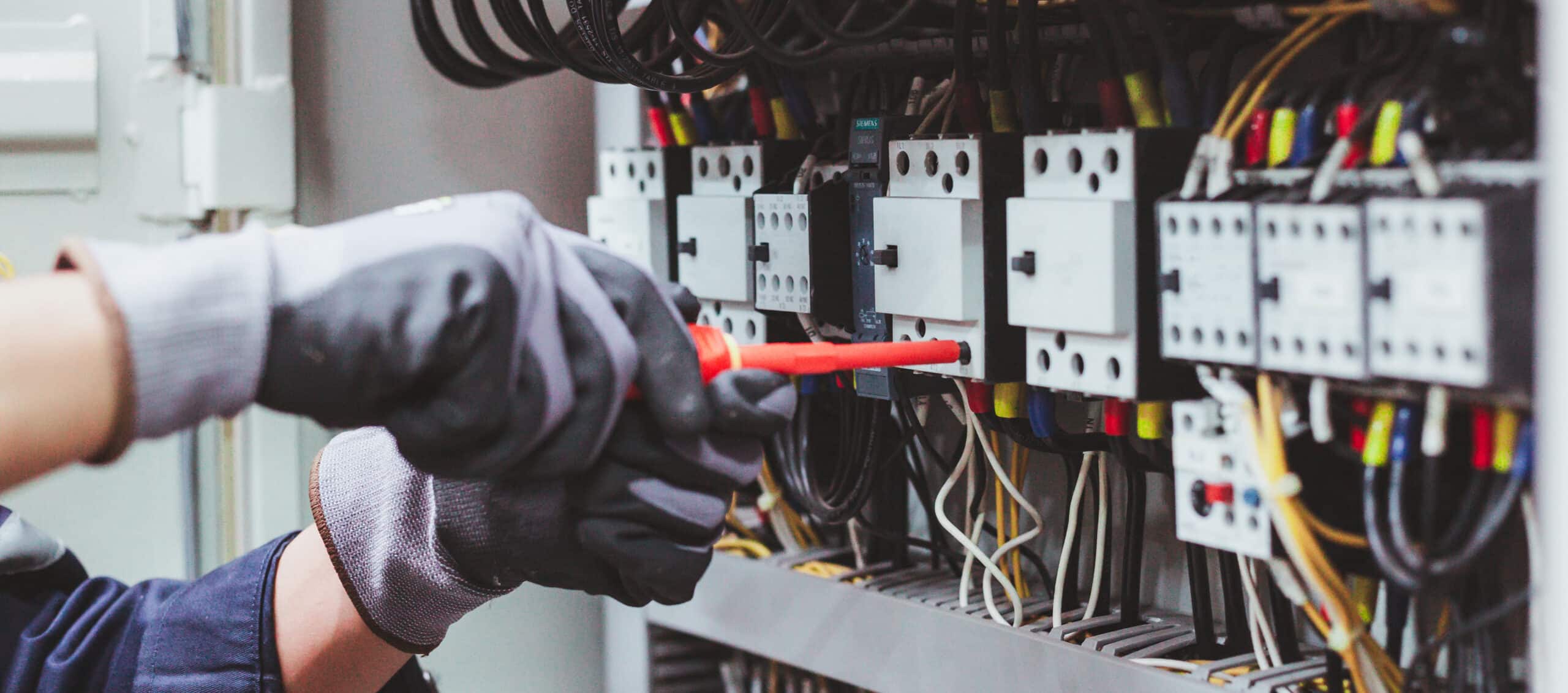 Service technique & maintenance  →